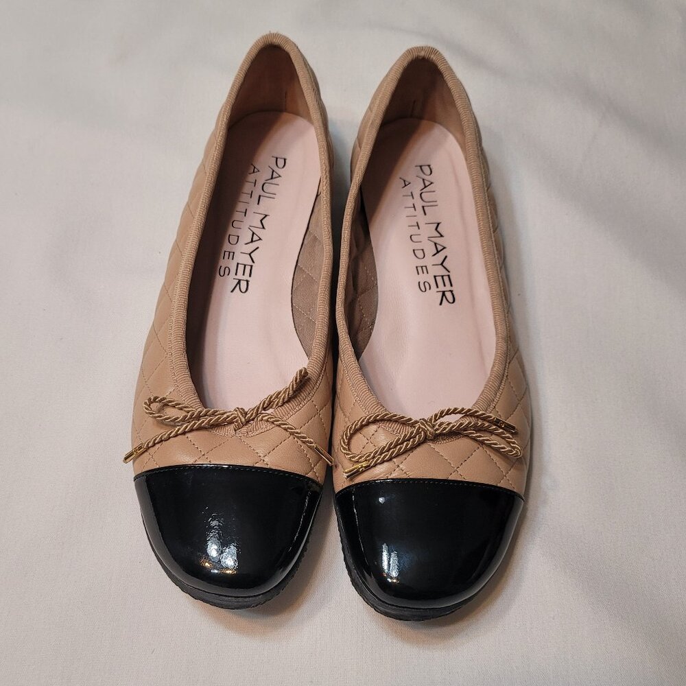 Paul Mayer Attitudes Ballet Flats Sz 6B Beige Quilted Patent Leather Cap Toe
